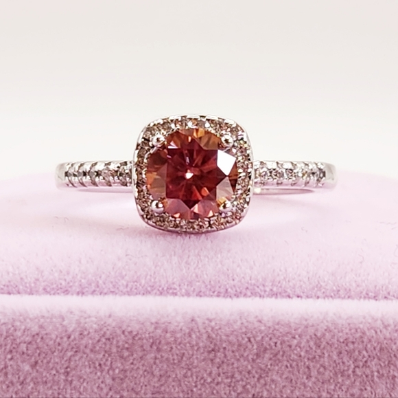 1 carat pink moissanite ring - Picture 3 of 11
